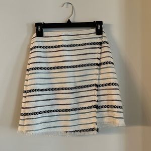 Loft size 00 zip skirt with liner. No tags, but never worn.